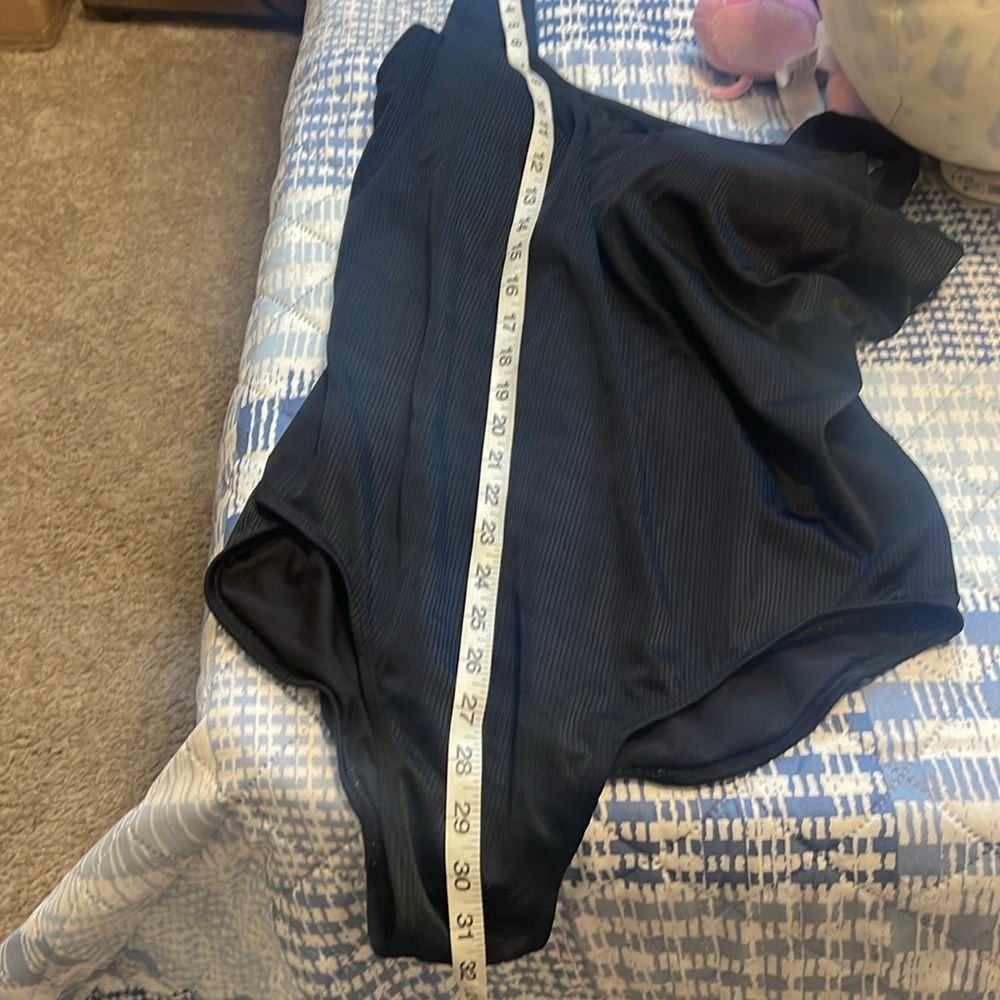 Bathing suits - Picture 5 of 5